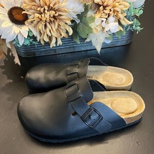 Cushionaire Black Leather Mules